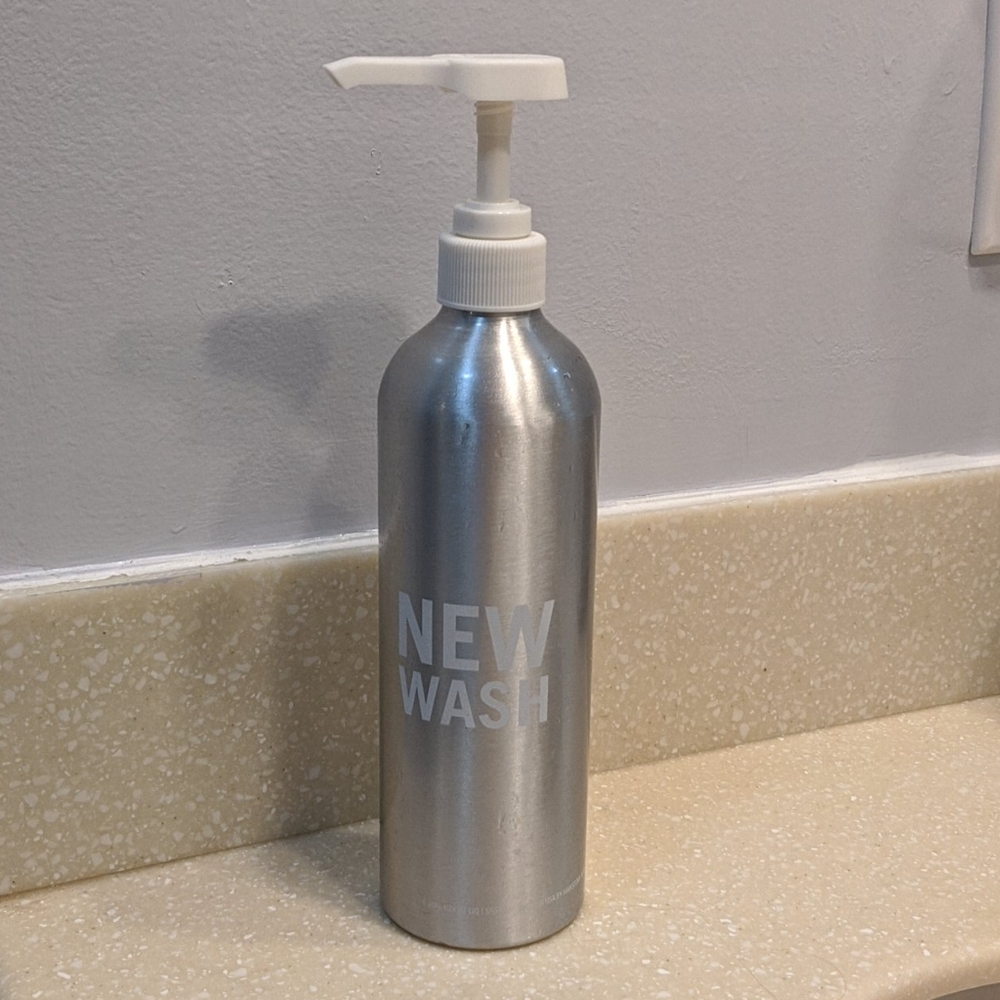 Hairstory New Wash + Reusable Pump
